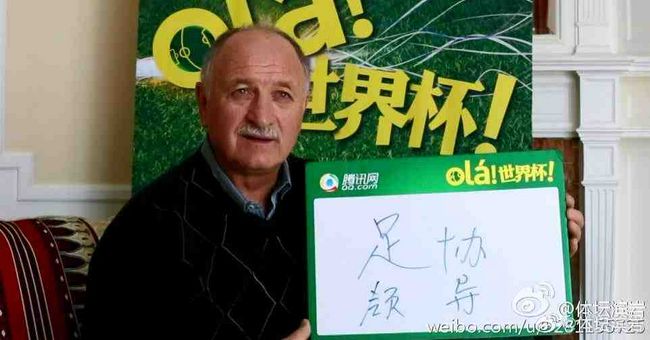 三年前掉往情人的27岁的泷本初海（朝仓亚纪 饰）。辞往教职，在餐馆打工，过著无欲无求的糊口。在没有改变的平常糊口中，偶尔收到了一叶手札。一名名叫藤太郎（三浦贵年夜 饰）染布师傅逐日前来餐馆，默默地存眷著她。夏季烟花祭典那夜，她受邀前去染布工坊参不雅，在斑斓的花布下，生命的愿望也暗暗被叫醒。从之前学生的久背再会，初海本身埋没的忖量。以一叶信为契机，没有改变的盛夏的平常糊口一点一点起头转变。之内敛的影象气概捕获了生者的精密情感，平淡而悠久。